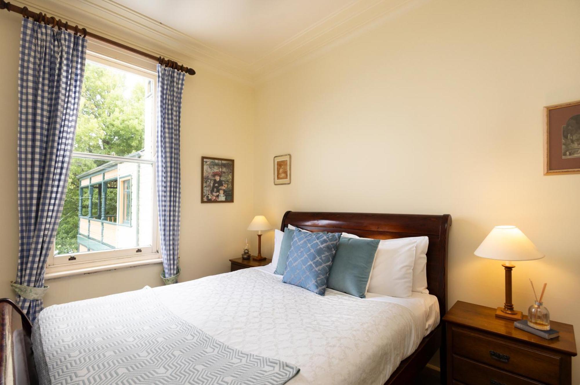 House Guest house *